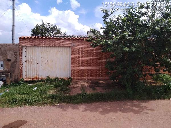 Vende-se em Santo Antonio Do Descoberto-GO  Casa, 51.95 de área privativa, 250.00 de área do terreno,  2_qto(s), varanda, a.serv, WC, 1_sala(s), cozinha.
