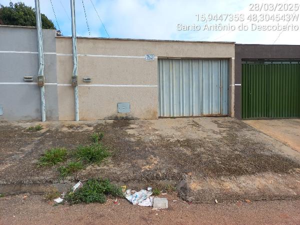 Vende-se em Santo Antonio Do Descoberto-GO  Casa, 69.95 de área total, 69.95 de área privativa, 180.00 de área do terreno,  2_qto(s), a.serv, WC, 1_sala(s), cozinha.