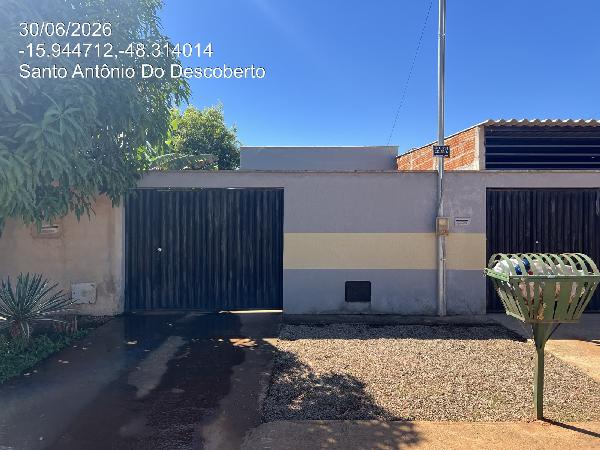 Vende-se em Santo Antonio Do Descoberto-GO  Casa, 69.80 de área total, 69.80 de área privativa, 180.00 de área do terreno,  2_qto(s), a.serv, WC, 1_sala(s), cozinha.