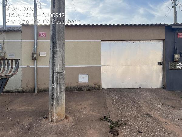 Vende-se em Santo Antonio Do Descoberto-GO  Casa, 69.98 de área total, 69.98 de área privativa, 180.00 de área do terreno,  2_qto(s), varanda, a.serv, WC, 1_sala(s), cozinha.