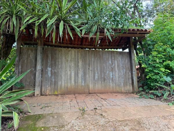Vende-se em Valparaiso De Goias-GO  Terreno, 61.20 de área privativa, 6120.00 de área do terreno.