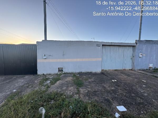 Vende-se em Santo Antonio Do Descoberto-GO  Casa, 64.00 de área total, 64.00 de área privativa, 210.00 de área do terreno,  2_qto(s), a.serv, WC, 1_sala(s), cozinha.