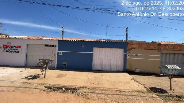 Vende-se em Santo Antonio Do Descoberto-GO  Casa, 67.00 de área total, 67.00 de área privativa, 186.00 de área do terreno,  2_qto(s), a.serv, WC, 1_sala(s), cozinha, 1_vaga(s) de garagem.