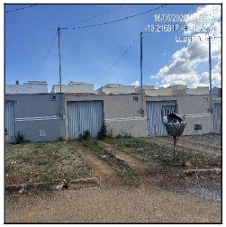 Vende-se em Luziania-GO  Casa, 72.06 de área privativa, 360.00 de área do terreno,  2_qto(s), varanda, WC, 1_sala(s), cozinha, 1_vaga(s) de garagem.