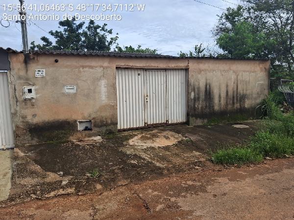 Vende-se em Santo Antonio Do Descoberto-GO  Casa, 63.00 de área privativa, 250.00 de área do terreno,  2_qto(s), a.serv, WC, 1_sala(s), cozinha.
