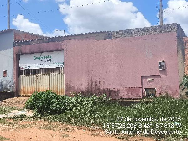 Vende-se em Santo Antonio Do Descoberto-GO  Casa, 53.41 de área total, 53.41 de área privativa, 200.00 de área do terreno,  2_qto(s), varanda, a.serv, WC, 1_sala(s), cozinha, 1_vaga(s) de gara