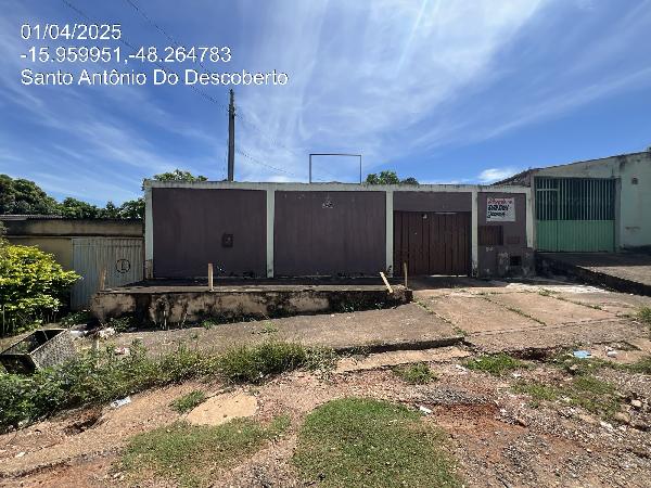Vende-se em Santo Antonio Do Descoberto-GO  Casa, 107.41 de área total, 107.41 de área privativa, 360.00 de área do terreno,  2_qto(s), varanda, a.serv, WC, 1_sala(s), cozinha.