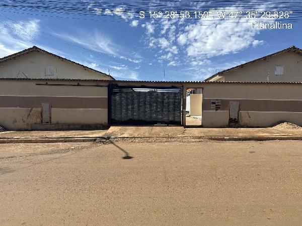 Vende-se em Planaltina-GO  Casa, 76.46 de área total, 54.00 de área privativa, 113.16 de área do terreno,  2_qto(s), varanda, a.serv, WC, 1_sala(s), cozinha.