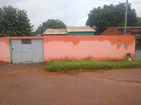 Vende-se em Santo Antonio Do Descoberto-GO  Casa, 60.46 de área privativa, 258.58 de área do terreno,  2_qto(s), WC, 1_sala(s), cozinha, 1_vaga(s) de garagem.