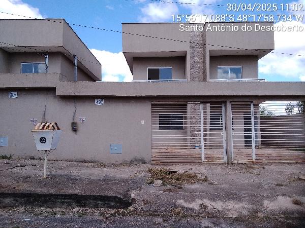 Vende-se em Santo Antonio Do Descoberto-GO  apto, 101.52 de área total, 346.59 de área privativa,  2_qto(s), a.serv, WC, 1_sala(s), 1 lavabo(s), cozinha, 1_vaga(s) de garagem.