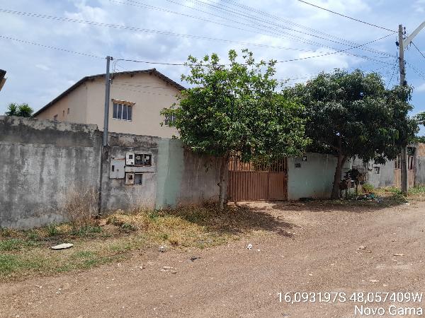 Vende-se em Novo Gama-GO  Casa, 106.00 de área total, 67.99 de área privativa, 51.98 de área do terreno,  2_qto(s), a.serv, WC, 1_sala(s), 1 lavabo(s), cozinha, 1_vaga(s) de garagem.