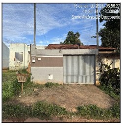 Vende-se em Santo Antonio Do Descoberto-GO  Casa, 58.11 de área privativa, 180.00 de área do terreno,  2_qto(s), WC, 1_sala(s), cozinha.