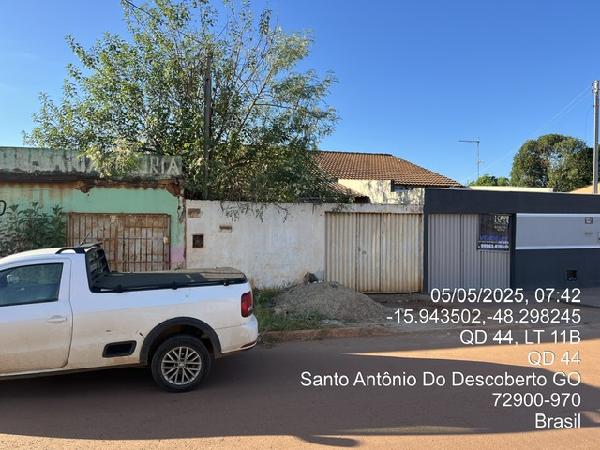 Vende-se em Santo Antonio Do Descoberto-GO  Casa, 60.50 de área total, 60.50 de área privativa, 180.00 de área do terreno,  2_qto(s), a.serv, WC, 1_sala(s), cozinha.