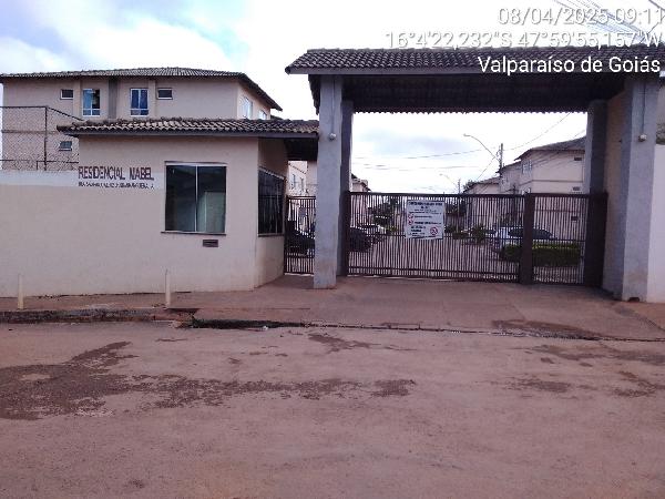 Vende-se em Valparaiso De Goias-GO  apto, 97.82 de área total, 45.30 de área privativa,  2_qto(s), a.serv, WC, 1_sala(s), cozinha, 1_vaga(s) de garagem.
