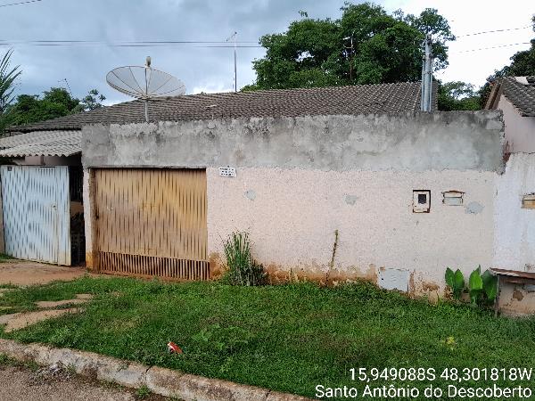 Vende-se em Santo Antonio Do Descoberto-GO  Casa, 56.40 de área privativa, 248.20 de área do terreno,  2_qto(s), a.serv, WC, 1_sala(s), cozinha, 1_vaga(s) de garagem.