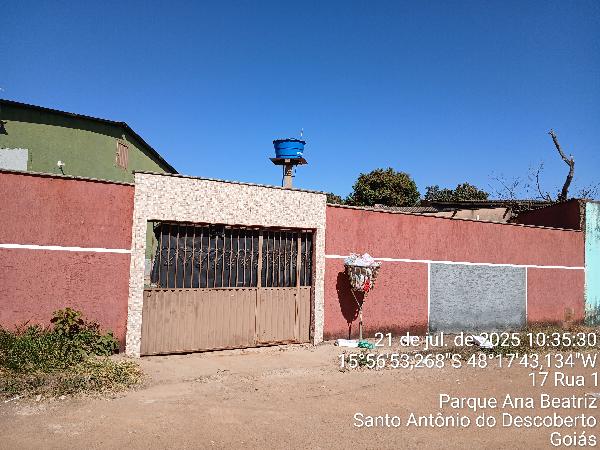 Vende-se em Santo Antonio Do Descoberto-GO  Casa, 63.00 de área total, 63.00 de área privativa, 215.74 de área do terreno,  2_qto(s), varanda, WC, 1_sala(s), cozinha.