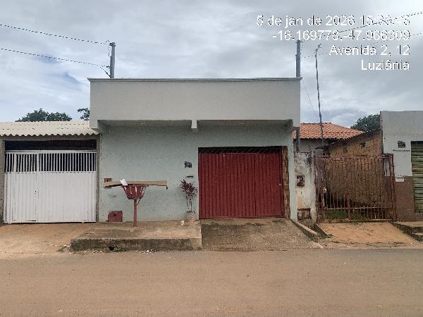 Vende-se em Luziania-GO  Casa, 60.11 de área total, 60.11 de área privativa, 180.00 de área do terreno,  2_qto(s), varanda, a.serv, WC, 1_sala(s), cozinha, 1_vaga(s) de garagem.