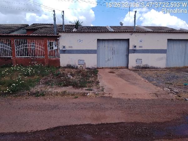 Vende-se em Planaltina-GO  Casa, 98.25 de área total, 98.25 de área privativa, 175.00 de área do terreno,  2_qto(s), varanda, a.serv, WC, 1_sala(s), cozinha.