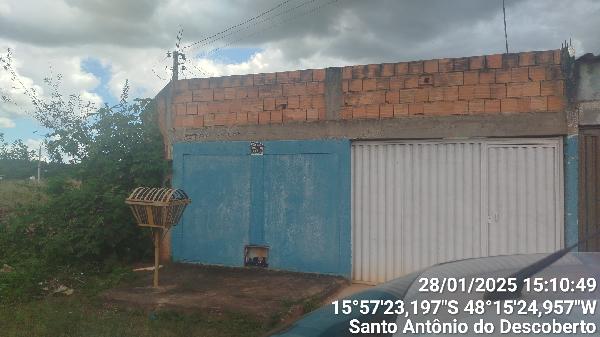 Vende-se em Santo Antonio Do Descoberto-GO  Casa, 61.04 de área total, 61.04 de área privativa, 209.64 de área do terreno,  2_qto(s), varanda, a.serv, WC, 1_sala(s), cozinha, 1_vaga(s) de gara
