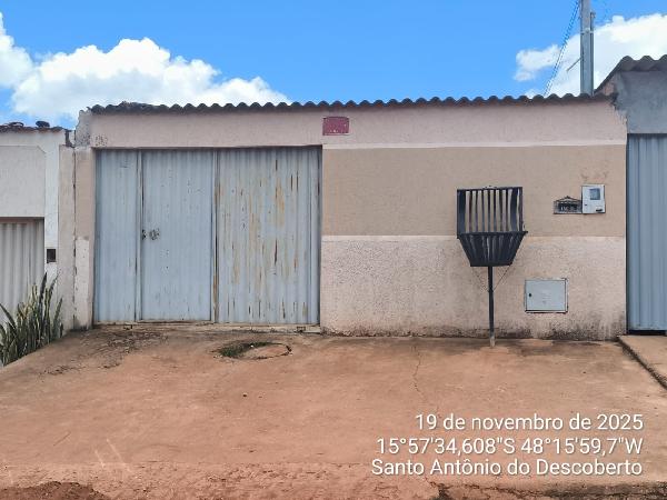 Vende-se em Santo Antonio Do Descoberto-GO  Casa, 68.98 de área total, 68.98 de área privativa, 180.00 de área do terreno,  2_qto(s), varanda, a.serv, WC, 1_sala(s), cozinha, 1_vaga(s) de gara