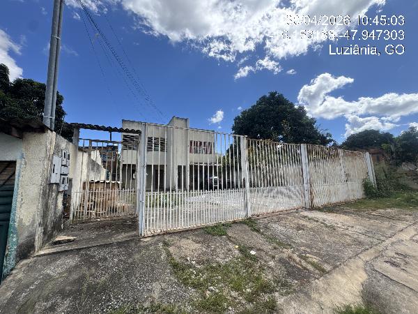 Vende-se em Luziania-GO  apto, 73.21 de área total, 69.28 de área privativa,  2_qto(s), varanda, a.serv, WC, 1_sala(s), cozinha, 1_vaga(s) de garagem.