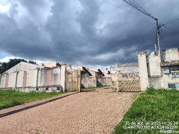 Vende-se em Planaltina-GO  Casa, 62.79 de área total, 62.79 de área privativa, 158.33 de área do terreno,  2_qto(s), a.serv, WC, 1_sala(s), cozinha.