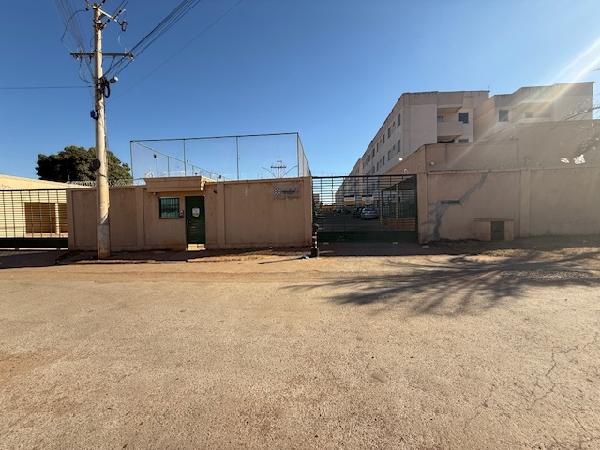 Vende-se em Planaltina-GO  apto, 73.48 de área total, 44.29 de área privativa,  2_qto(s), a.serv, WC, 1_sala(s), cozinha, 1_vaga(s) de garagem.