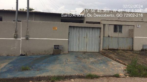 Vende-se em Santo Antonio Do Descoberto-GO  Casa, 69.95 de área privativa, 180.00 de área do terreno,  2_qto(s), varanda, a.serv, WC, 1_sala(s), cozinha, 1_vaga(s) de garagem.