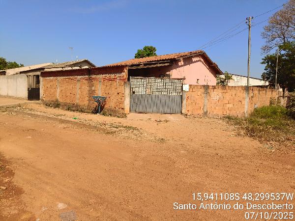 Vende-se em Santo Antonio Do Descoberto-GO  Casa, 63.04 de área total, 63.04 de área privativa, 204.50 de área do terreno,  2_qto(s), a.serv, WC, 1_sala(s), cozinha, 1_vaga(s) de garagem.