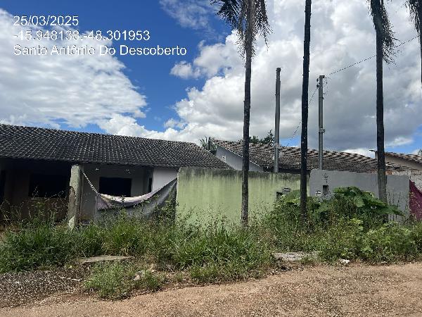 Vende-se em Santo Antonio Do Descoberto-GO  Casa, 56.40 de área total, 56.40 de área privativa, 210.00 de área do terreno,  2_qto(s), a.serv, WC, 1_sala(s), cozinha, 1_vaga(s) de garagem.