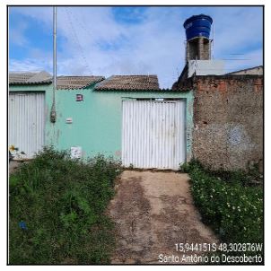 Vende-se em Santo Antonio Do Descoberto-GO  Casa, 63.22 de área privativa, 180.00 de área do terreno,  2_qto(s), a.serv, WC, 1_sala(s), cozinha, 1_vaga(s) de garagem.