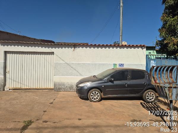 Vende-se em Santo Antonio Do Descoberto-GO  Casa, 59.04 de área total, 59.04 de área privativa, 240.00 de área do terreno,  2_qto(s), a.serv, WC, 1_sala(s), cozinha, 1_vaga(s) de garagem.