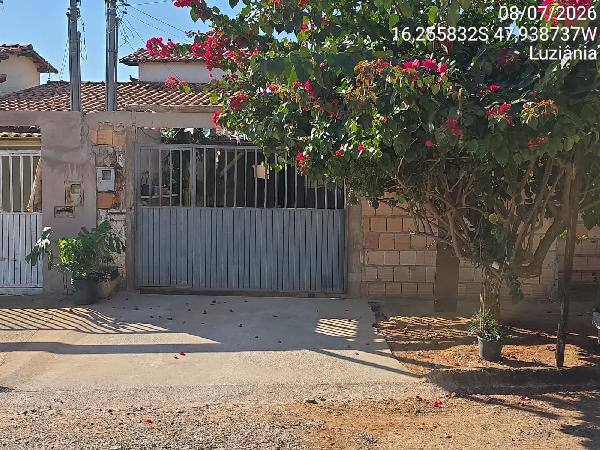 Vende-se em Luziania-GO  Casa, 54.96 de área total, 54.96 de área privativa, 180.00 de área do terreno,  2_qto(s), WC, 1_sala(s), cozinha, 1_vaga(s) de garagem.