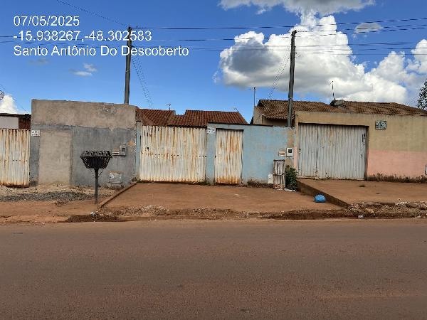 Vende-se em Santo Antonio Do Descoberto-GO  Casa, 69.90 de área total, 69.90 de área privativa, 180.00 de área do terreno,  2_qto(s), a.serv, WC, 1_sala(s), cozinha, 1_vaga(s) de garagem.