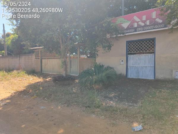 Vende-se em Padre Bernardo-GO  Casa, 68.97 de área total, 68.97 de área privativa, 378.00 de área do terreno,  2_qto(s), a.serv, WC, 1_sala(s), cozinha, 1_vaga(s) de garagem.