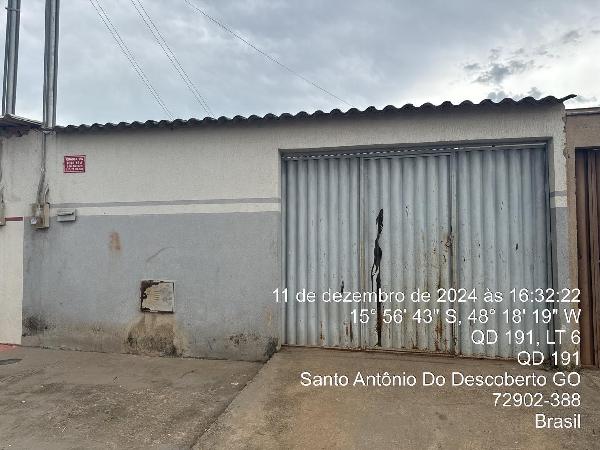 Vende-se em Santo Antonio Do Descoberto-GO  Casa, 65.62 de área privativa, 180.00 de área do terreno,  2_qto(s), varanda, a.serv, WC, 1_sala(s), cozinha.