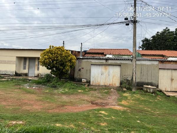 Vende-se em Santo Antonio Do Descoberto-GO  Casa, 95.03 de área privativa, 225.00 de área do terreno,  2_qto(s), WC, 1_sala(s), cozinha, 1_vaga(s) de garagem.