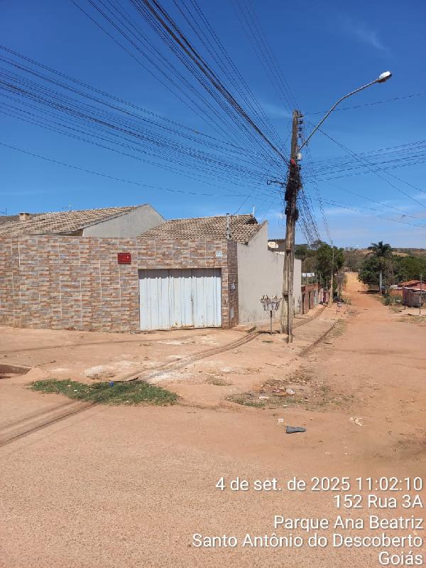 Vende-se em Santo Antonio Do Descoberto-GO  Casa, 73.15 de área total, 73.15 de área privativa, 200.77 de área do terreno,  2_qto(s), varanda, a.serv, WC, 1_sala(s), cozinha.