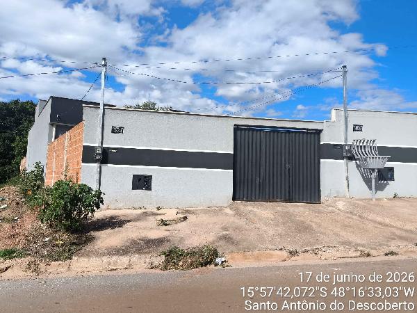 Vende-se em Santo Antonio Do Descoberto-GO  Casa, 67.88 de área total, 67.88 de área privativa, 212.40 de área do terreno,  2_qto(s), varanda, a.serv, WC, 1_sala(s), cozinha.
