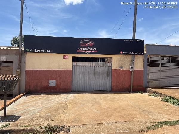 Vende-se em Santo Antonio Do Descoberto-GO  Casa, 49.80 de área total, 49.80 de área privativa, 210.00 de área do terreno,  2_qto(s), WC, 1_sala(s), cozinha.