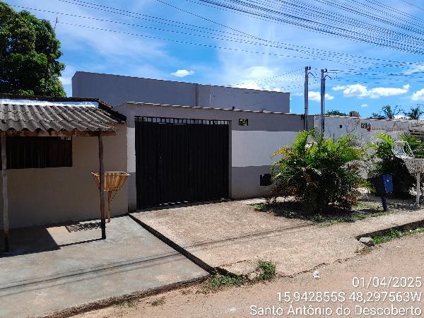 Vende-se em Santo Antonio Do Descoberto-GO  Casa, 68.00 de área total, 68.00 de área privativa, 180.00 de área do terreno,  3_qto(s), a.serv, WC, 1_sala(s), cozinha.