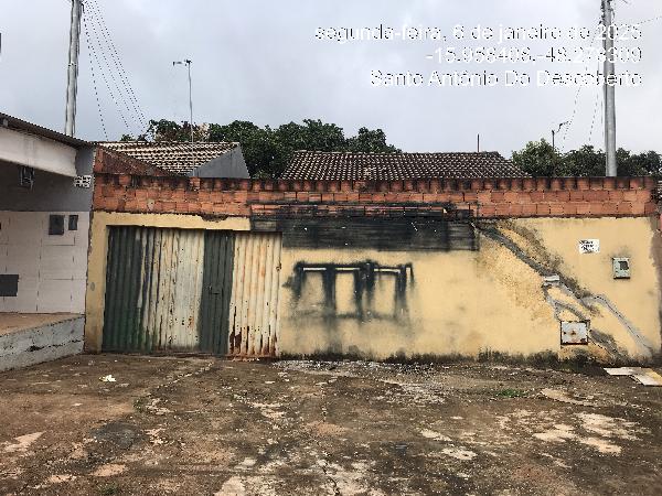 Vende-se em Santo Antonio Do Descoberto-GO  Casa, 67.40 de área total, 67.40 de área privativa, 180.00 de área do terreno,  2_qto(s), varanda, a.serv, WC, 1_sala(s), cozinha.