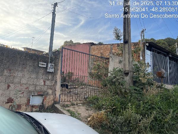 Vende-se em Santo Antonio Do Descoberto-GO  Casa, 61.04 de área total, 51.04 de área privativa, 180.00 de área do terreno,  2_qto(s), a.serv, WC, 1_sala(s), cozinha.