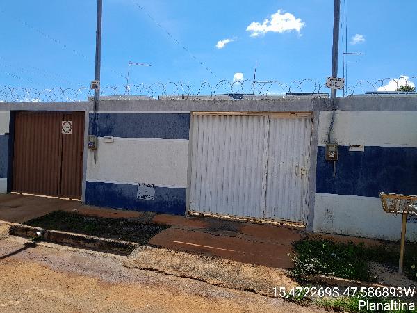 Vende-se em Planaltina-GO  Casa, 66.40 de área privativa, 150.00 de área do terreno,  2_qto(s), a.serv, WC, 1_sala(s), cozinha.