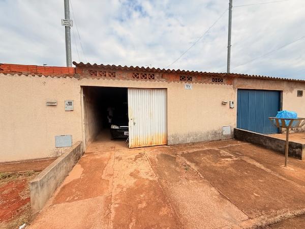 Vende-se em Planaltina-GO  Casa, 122.48 de área total, 61.88 de área privativa, 180.00 de área do terreno,  2_qto(s), varanda, a.serv, WC, 1_sala(s), cozinha, Terraco.