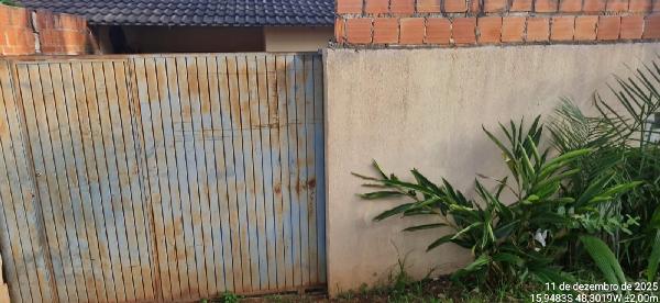 Vende-se em Santo Antonio Do Descoberto-GO  Casa, 56.40 de área total, 56.40 de área privativa, 210.00 de área do terreno,  2_qto(s), a.serv, WC, 1_sala(s), cozinha, 1_vaga(s) de garagem.