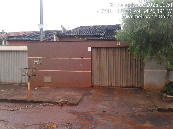 Vende-se em Palmeiras De Goias-GO  Casa, 75.61 de área total, 75.61 de área privativa, 127.07 de área do terreno,  2_qto(s), a.serv, WC, 1_sala(s), cozinha, 1_vaga(s) de garagem.