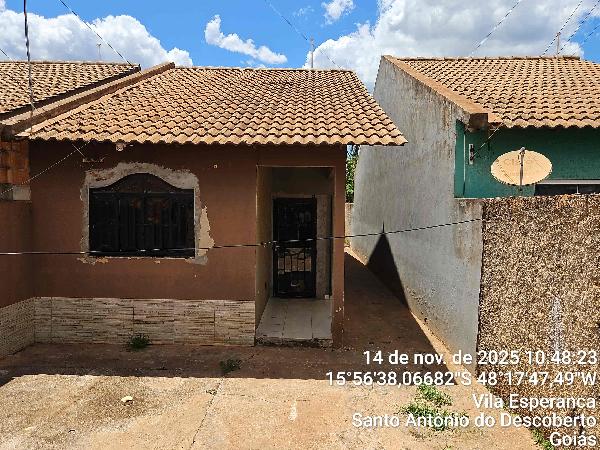 Vende-se em Santo Antonio Do Descoberto-GO  Casa, 63.00 de área total, 63.00 de área privativa, 192.00 de área do terreno,  2_qto(s), varanda, a.serv, WC, 1_sala(s), cozinha, 1_vaga(s) de gara