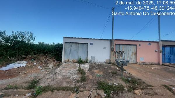 Vende-se em Santo Antonio Do Descoberto-GO  Casa, 69.98 de área total, 69.98 de área privativa, 162.00 de área do terreno,  2_qto(s), a.serv, WC, 1_sala(s), cozinha.
