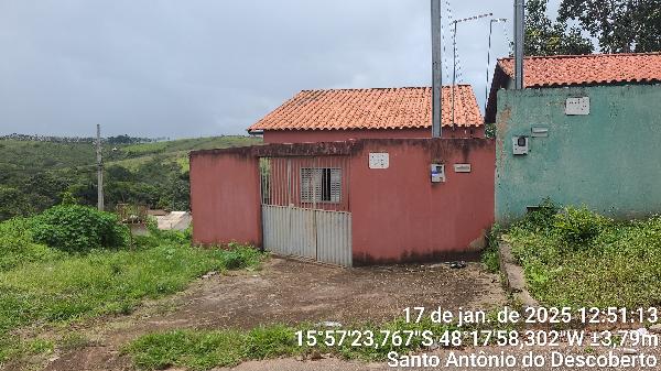 Vende-se em Santo Antonio Do Descoberto-GO  Casa, 68.10 de área total, 68.10 de área privativa, 212.50 de área do terreno,  2_qto(s), varanda, a.serv, WC, 1_sala(s), cozinha.